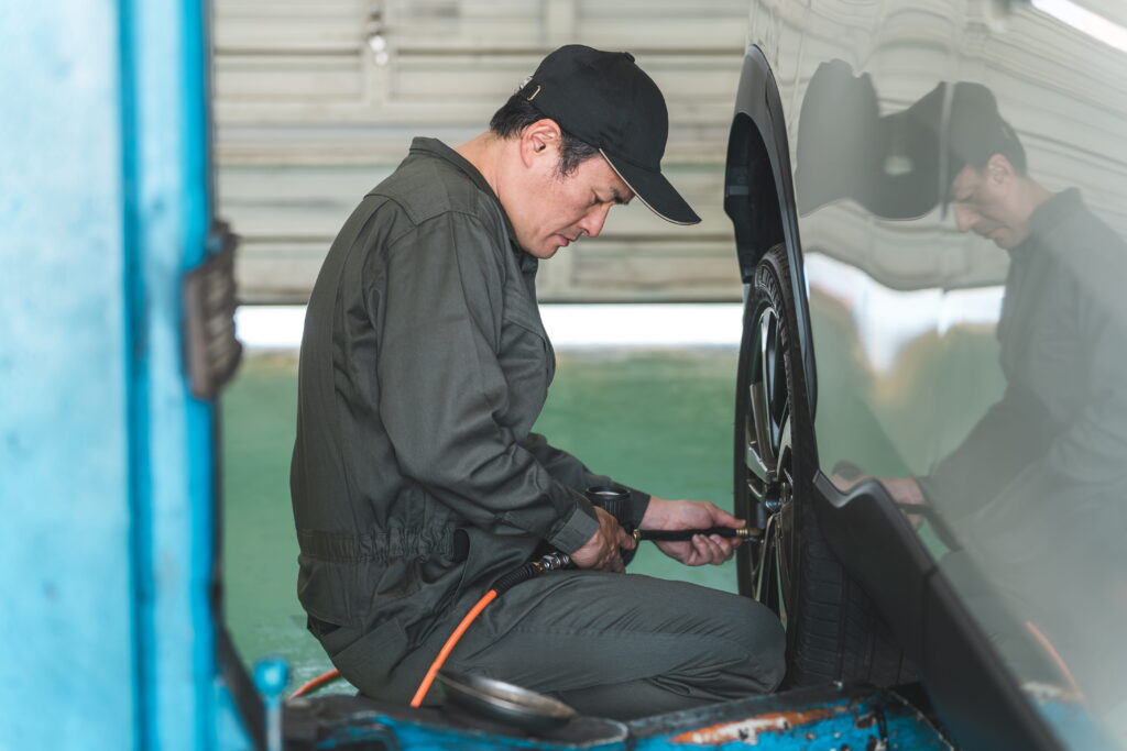 calibrando pneus de carro